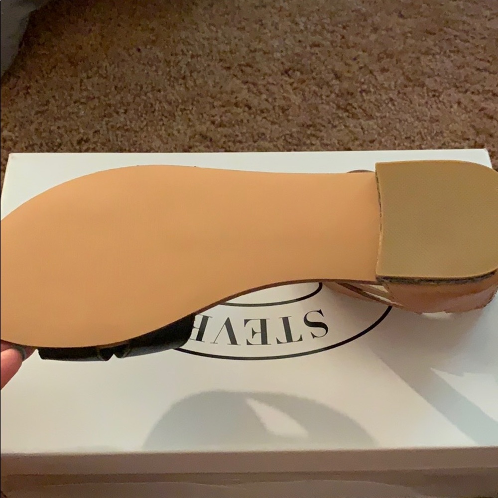 Sandals - Picture 3 of 3